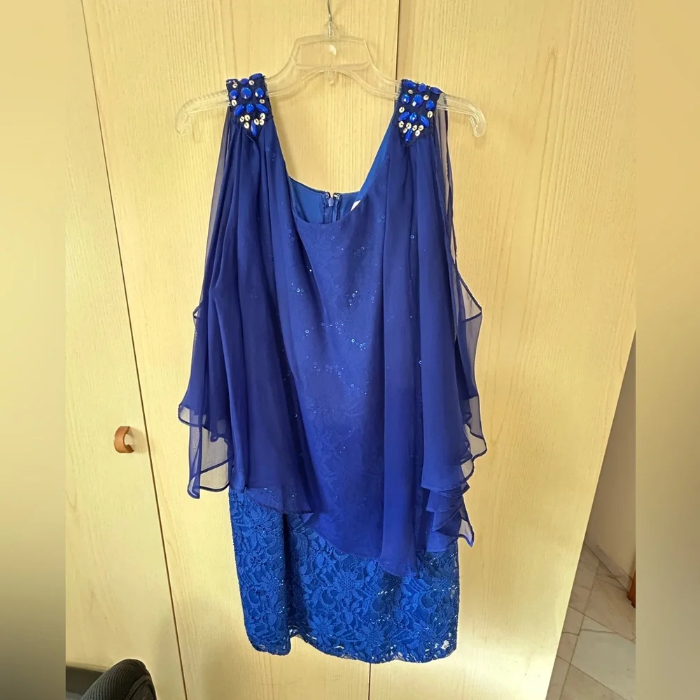 Elegant Blue Sleeveless Dress with Embellished Shoulders
